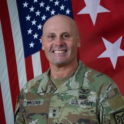 Twitter page of the Commanding General of the United States Army, Fires Center of Excellence, and Fort Sill. (Following, RTs and links ≠ endorsement)