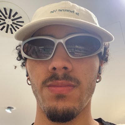 sadexnihilo's profile picture. INTJ-Polyglot dude (aka. language-whore) • native: 🇻🇪 • speak: 🇬🇧🇧🇷🇵🇹🇩🇪 • on some level: 🇲🇫🇮🇹🇳🇴🇮🇸🇬🇷🇷🇺🇯🇵🇨🇳🇪🇬 • polymath-wanna-be