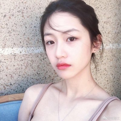 thesvaraei's profile picture. 