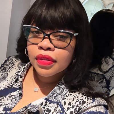 iLovetakia's profile picture. An even swap ain’t no swindle #BombAssMom 💣