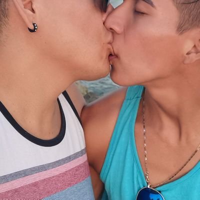 18 y/o having fun, starting our only fans page to see if you are interested