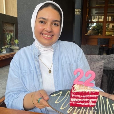 Manar_amr147's profile picture. artist 👩🏻‍🎨🎬faculty of arts and design ♥️ Hamaki 🎼♥️ #night_painting meraki owner ✌🏻