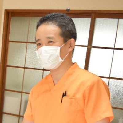 【静岡市】ヒーリング整体 笑み
腰痛歴30年の経験、15年のタッチケアに携わって来た治験と
「笑み式さするだけセルフケア」で、あなたの腰痛の根本的な改善をサポート。
自律神経にアプローチする整体、食事、メンタルケアを通じて、