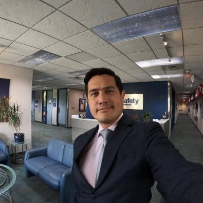 Airline captain 👨‍✈️ I traveling🌎 /shopping🛍️🛍️ /swimming 🏊‍♂️🏊‍♂️/I’m a Muslim 🕌🕋I single with one daughter 👨‍👧👨‍👧