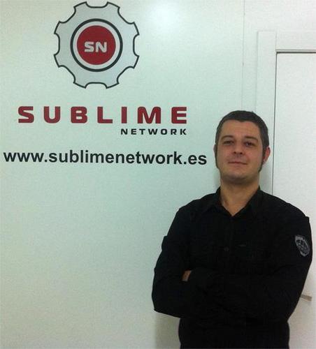 Emprendedor en la red desde el 2001. CEO de Sublime Network S.L. Consultor de marketing online. Desarrollo de Apps Android/iOS. Director de @orihuelainfo