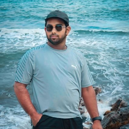আমি এসেছি উত্তর হতে, যাচ্ছি দক্ষিণে,
কোনো এক সময়ে পূর্বে থেমেছিলাম.. কিন্তু আমার যাওয়া উচিত ছিলো পশ্চিমে...

#এটাই_হলাম_আমি।।