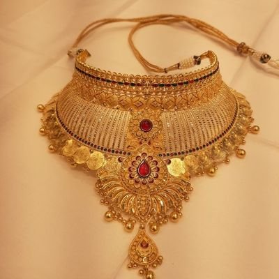 Chauhan Jewellrs 22kt Hallmark Gold 916  Ladies Jewellry Available To Antique Jewellry , Temple Jewellry And Light Weight Jewellry Available To Order For ☎️