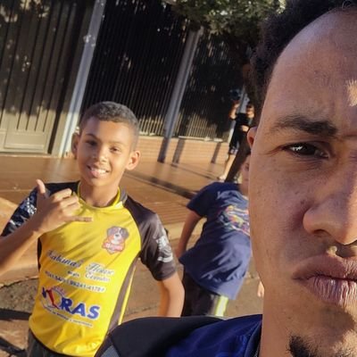 ex- jogador profissional⚽
papai do Lorenzo