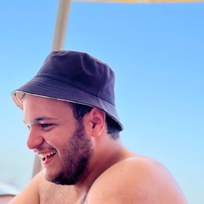 OmarElmeligy5's profile picture. (ولسه بيجري و يعافر ولسه عيونه بتسافر و لسه قلبه لم يتعب من المشاوير): SC:omeligyy 👻
