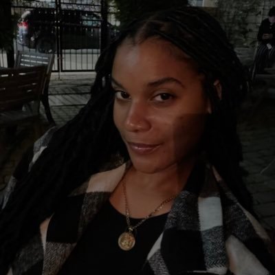 ThaismarieKelly's profile picture. 