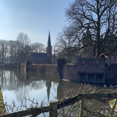 gairmoshaffer's profile picture. ما تفعله يمناك في واجب الغير ، تلقاه لا ضاقت عليك الوسيعة