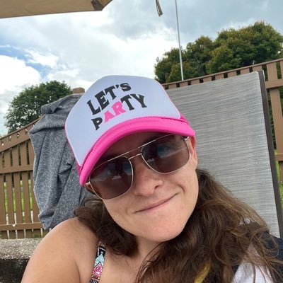 mom. worrier. sushi lover. writer. Pink & Green trilogy, Friendship List books, TBH series, Dear Friends, Absolutely, Positively Natty, Fortune Tellers & more.