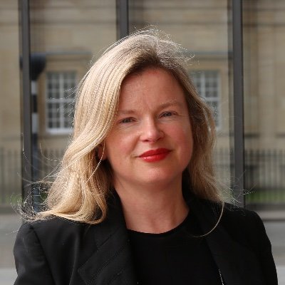 Executive Director of the What Works Hub for Global Education/Fellow of Practice at Oxford’s @BlavatnikSchool. Co-author of 'Driving Digital Transformation'