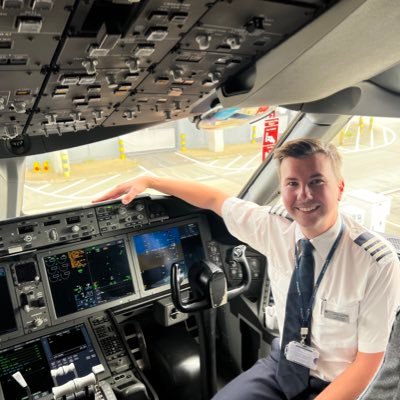 Pilot on the @Boeing 787, previous @Airbus A320, @Embraer 145. Romany background. All view points my own and do not reflect that of the company.