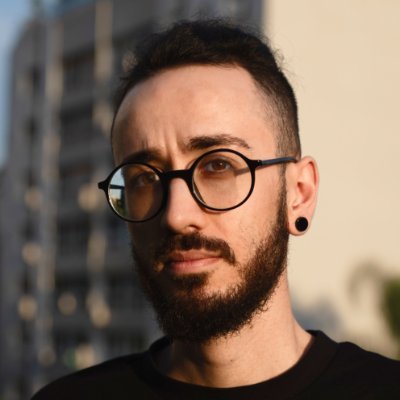 🇧🇷 Product Designer that also codes at @aziontech
👉🏻 Follow for Figma and Design System tips.
📚 Exploring 3D, VR, and AR design. ✨