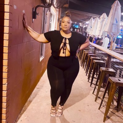 HoniiBee_KingMe's profile picture. Changing the world's veiw one Curve at a Time