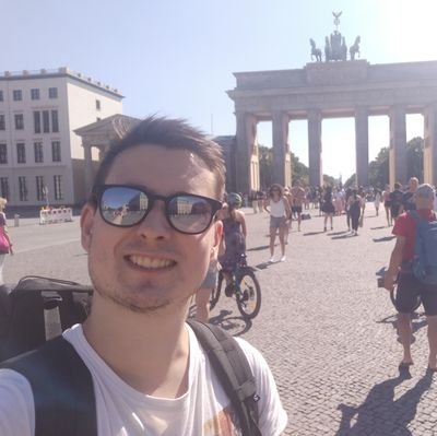 Físico. Máster QST en bcn. Pianista aficionado. Lector. Valenciano y leonés de sangre. Aquí solo verás chorradas. 🏳🌈