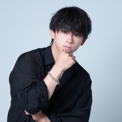 慶應|TikTok5万|ボディメイク|外見×コミュニケーションプロデュース| アプリランカー | 芸能事務所所属| 23年間童貞だった男が外見とコミュニケーションの力で国民的アイドルと交際|最強のα（アルファ）集団作ります|現在特典作成中。公式LINEより最速で受け取れます↓