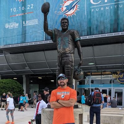 🍊🏈🏀🐬🆙🇺🇸🎥 Here for all things Miami Dolphins and Syracuse Orange. #Finsup #cuse #dodgers #Lakeshow #MambaMentality #Morrisville🏈 #Formula1