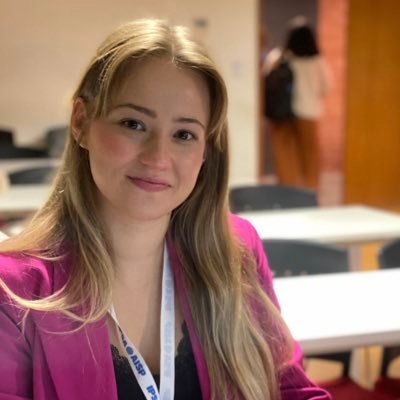 PhD Student @UniWarszawski | @DiplomacyFMD Alumna | Interested in #politics, #paradiplomacy, 🇪🇸 & languages