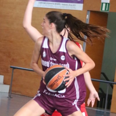 @FemSantAdria #10 ⛹🏻‍♀️ | Guard 6 ft // Class of 2024 // 🥇Catalonia U17 | 🥈Catalonia U18 // @EliteSportsESP