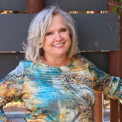 Native Texan and Broker Donna Scoggins provides a unique concierge service that is dedicated to helping you navigate the real estate market.