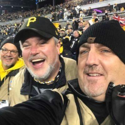 Multimedia Photojournalist @PghSteelersNow 📸@PghSportsNow @HSSports01 @ZUMAPress Member @NPPA @PFWAwriters Retired FF/Paramedic