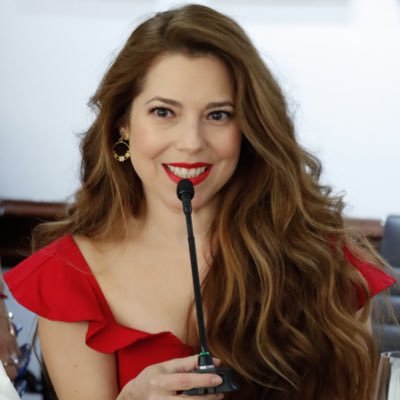 Mexicana, cantautora, actriz, conductora. #LadyOstos Contrataciones: ladyostosof@gmail.com