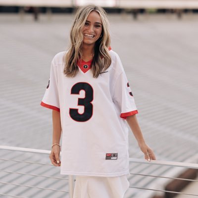 natalie_bassel's profile picture. 