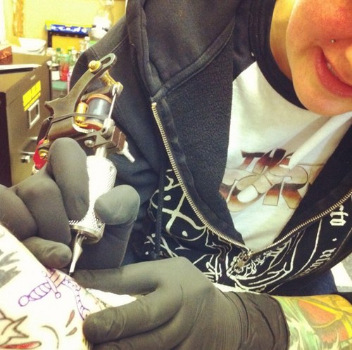 carolenelan's profile picture. tattooer/queer/weirdo witch goth FUCK TERFS she/they #RatVerified