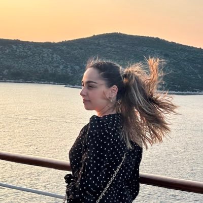 carolinaabarros's profile picture. 👩🏽‍💻 Engineering Manager @FanDuel