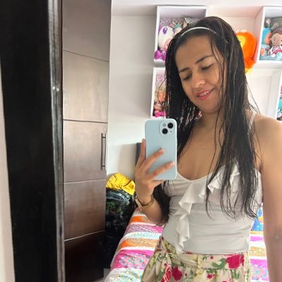 kepuentesr's profile picture. Mamá de Emilio - Médico - #CatLover ~ La maternidad será deseada o no será ~