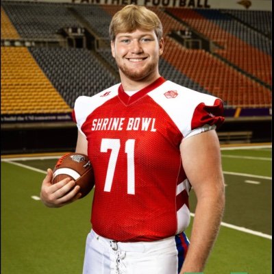 @UWPlattfootball commit⛏️ Dubuque senior HS/‘23/OL/DL/6’4/285/3.6/1st team all conference/2x state wrestler qualifier/2x state Shotput qualifier 1x champ