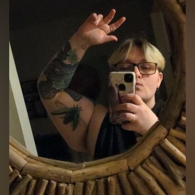 26 years old. I have many tattoos. ACAB  They/she. valorant player 🥇