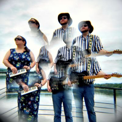Psychedelic garage rock band. Female/Male vocals. Albums on Vinyl, CD and Spotify ☮️ Hardest working bananas in the music industry. 
Insta: @thestripedbananas