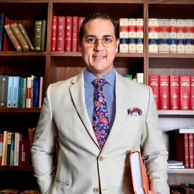 Dipl y Esp en DD.HH. Máster (Constitucional) @ucatolicagye Dipl. en Litigación @AUWCL Máster (Polít. Anticorrupción) @usal Dipl Derecho de Energía @USFQ_Ecuador