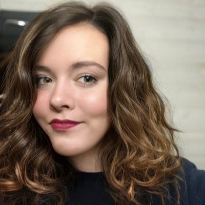 Femme trans. Pan, aro/ace. étudiant.e en droit, https://t.co/NBzJGxTz9c. Handi, dys.