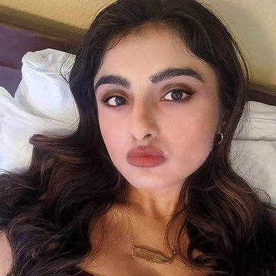 melanated_ghost's profile picture. (she/bitch/bitchest) // 📷IG: praxitelean/ co-host of Wingless & Wet w/ @keiserwilhelm_ 🔗👇 words @coppernickel, @BestNewPoets, @TriQuarterlyMag, et al.