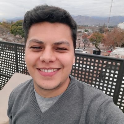Cuando no me estoy plagueando por algo me gusta dormir
FCQ • UNA