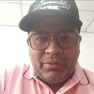 Radicalxsiempre, Orgulloso Padre de Mario y Naifer, Amante de mi Familia Y de mi Venezuela, con un ❤️ Grande pa' quererte por siempre