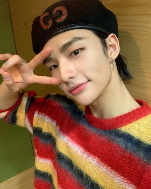 felixsttar's profile picture. ͏ ͏ ͏ ͏ ͏ ͏ ͏ ͏ ͏ ͏ ͏música, animais e ariana grande.