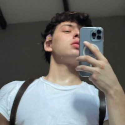 EleazarGuevaraT's profile picture. 