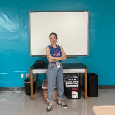 10th grade ELAR teacher! #TexasTeacher #TeachersofTwitter #gopublic #wearescuc Help me clear my list! ↓ ↓