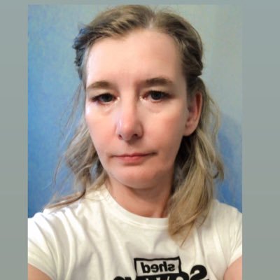 LY500esseesse's profile picture. ❤️🐱 & 🌞 : Music & Life posts : KPOP Multi - Work to Make Living But Live to Make Life! views mine