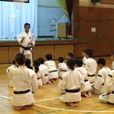 shorinji_yokoha's profile picture. 子供も大人もLet's少林寺拳法‼️横浜で少林寺拳法／ 武道教室／スポーツサークル／スポ少 ⭐️練習日：毎週木曜、土曜19:00-21:00(その他特別練習あり) ⭐️練習場所：金沢中学校体育館／横浜駅から京浜急行「金沢文庫」駅まで快特16分／「金沢文庫」駅徒歩3分／無料駐車場あり⭐️2023世界大会3種目５名出場⭐️