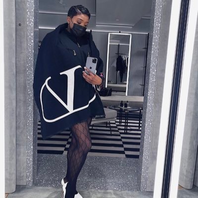 mooffs_'s profile picture. 