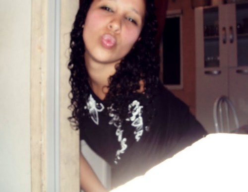 entre o errado e o certo , eu fico com oque me faz bem ! ;$ ..