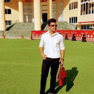An Ai engineering student
Aspiring techy 
Proud sanatani🕉️ 
An Right winger(hindutva) 
Jay bajrangbali 🔥