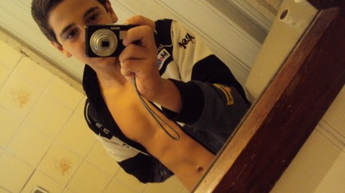 16 anos, engraçado, gente boa, segue ae (: