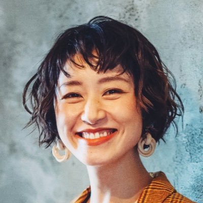 reiko_narao's profile picture. 鳥取&島根でタレント＋ナレーターとして日本語と英語を国内外にお届け🎙   日本海テレビ生放送情報番組「スパイス!!」MC。Clients: Toyota/Spotify/Hermès/adidas/3M/Notion/FDA/睡眠アプリBettersleep他/宅録可/Psychoro/二児の母/民俗学と縄文好き